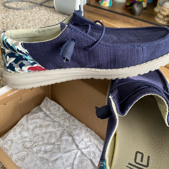 Hey Dudes - Picture 5 of 5